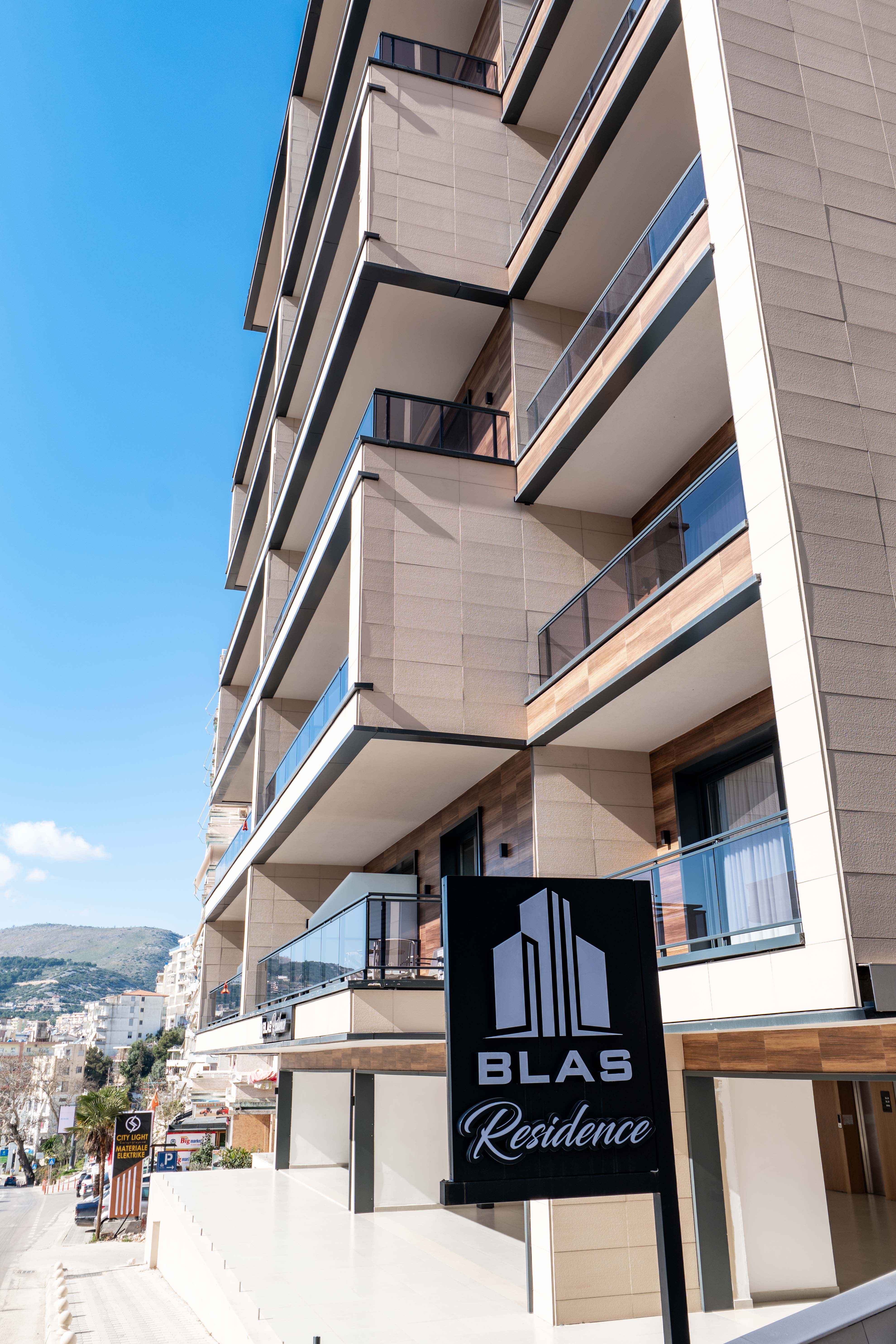 Blas Residence gallery thumbnail 6