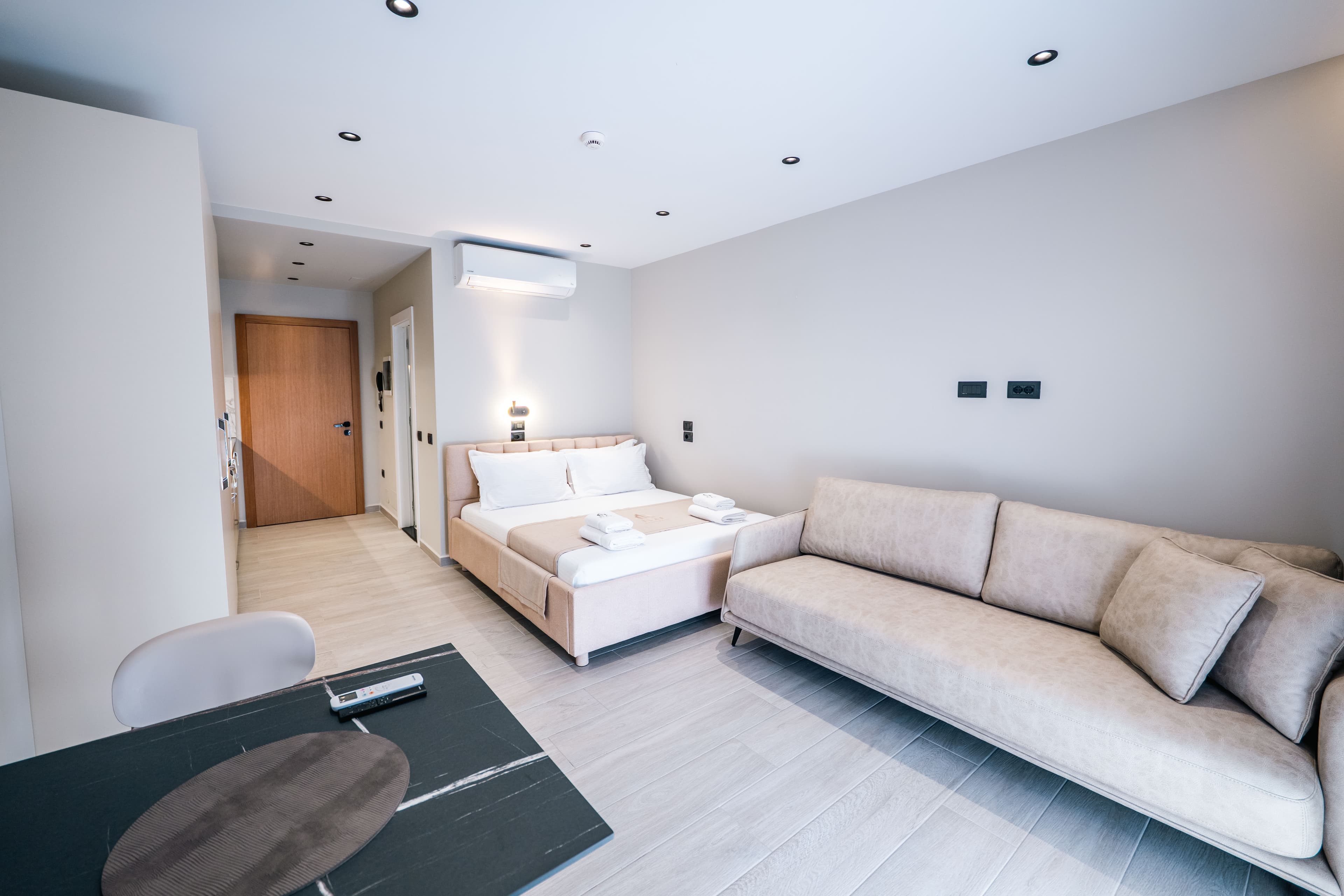 Double Room thumbnail 14