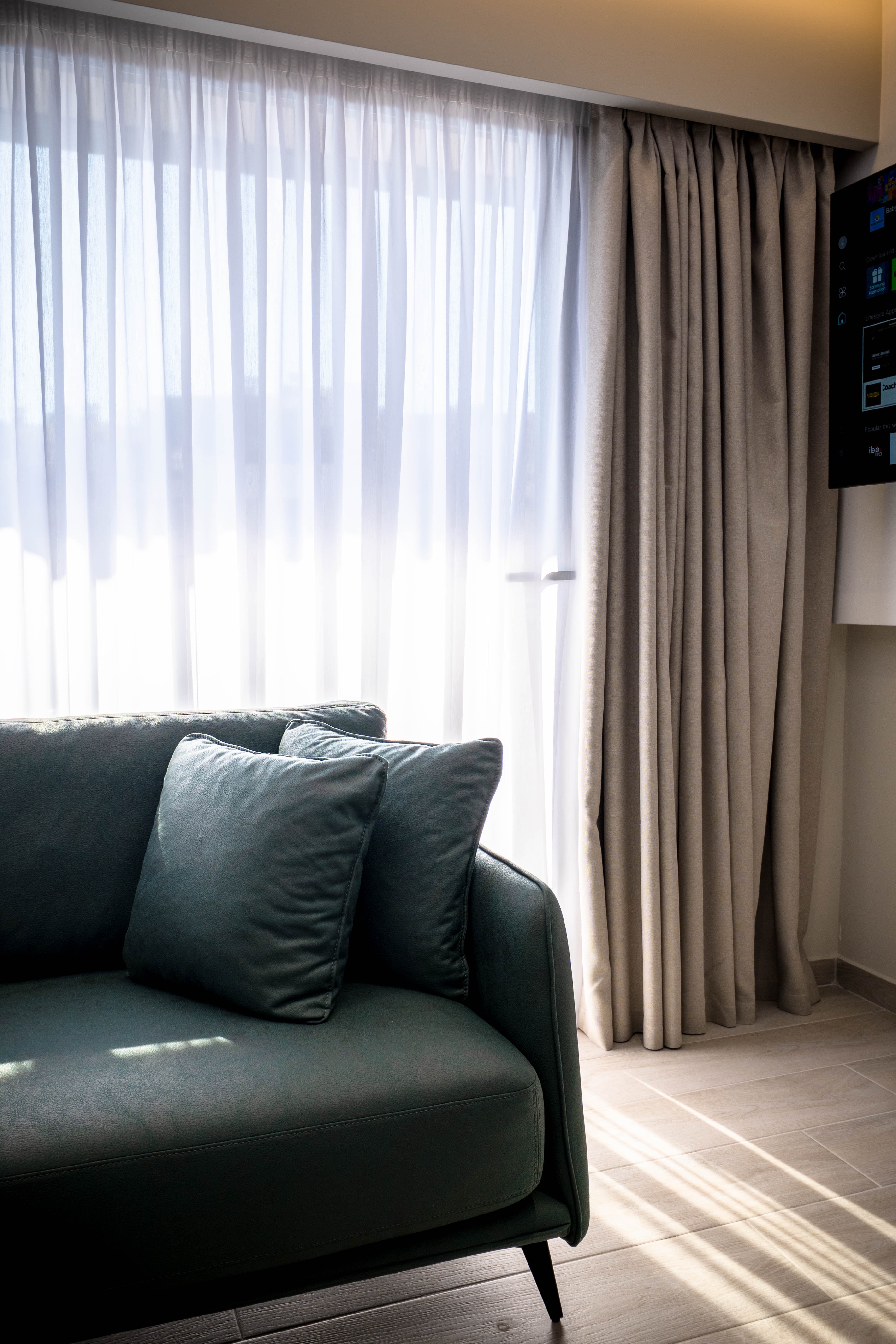 Family Room thumbnail 16